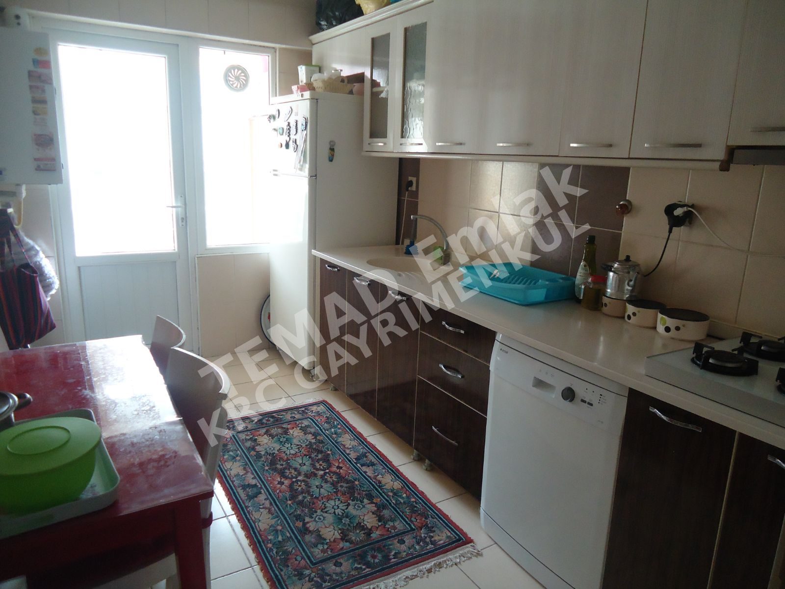 KRC'DEN MERKEZİ KONUMDA ASANSÖRLÜ SATILIK 1.KATTA 3+1 DAİRE