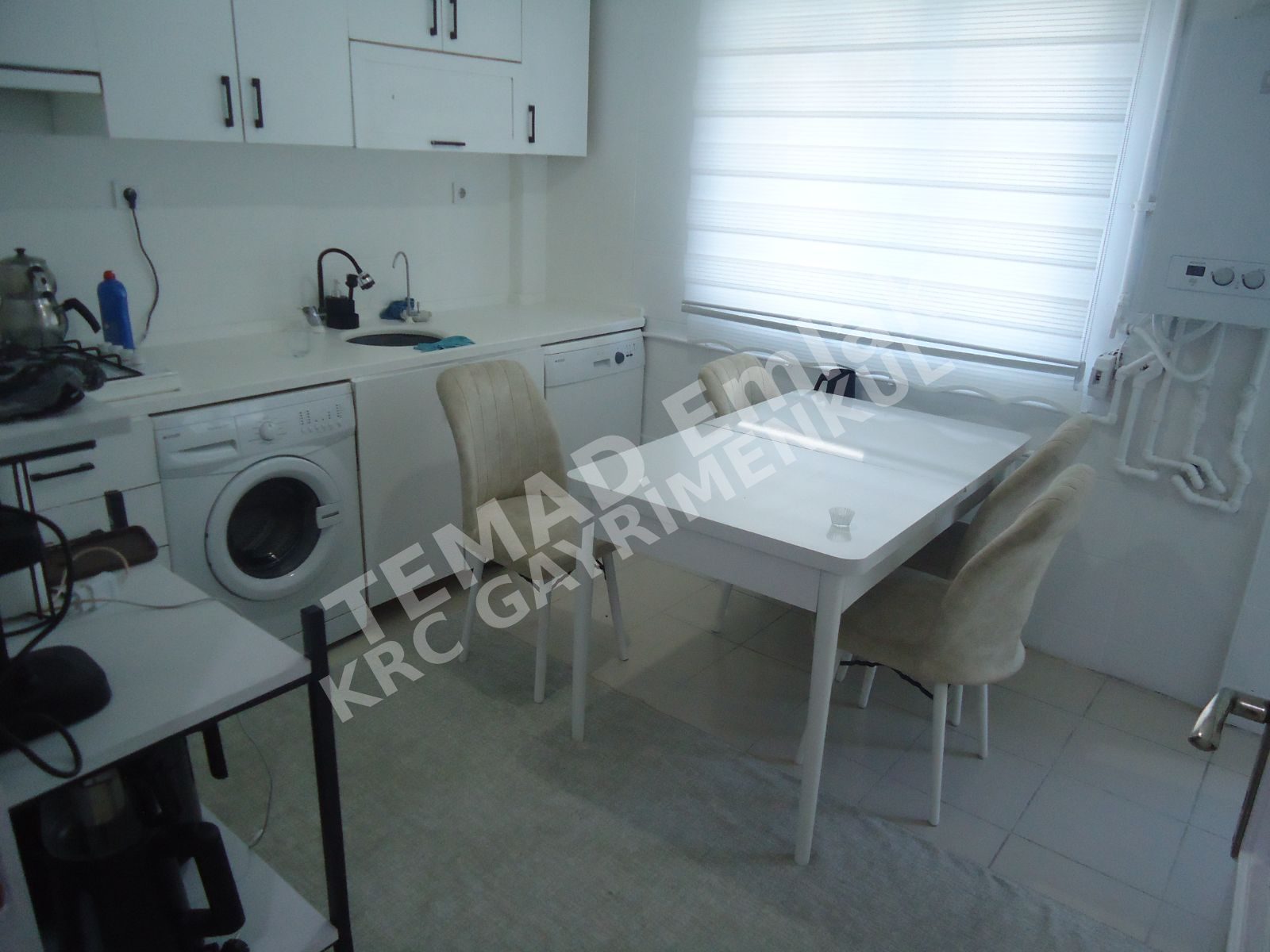 KRC'DEN MERKEZİ KONUMDA KATTA SATILIK 2+1 DAİRE