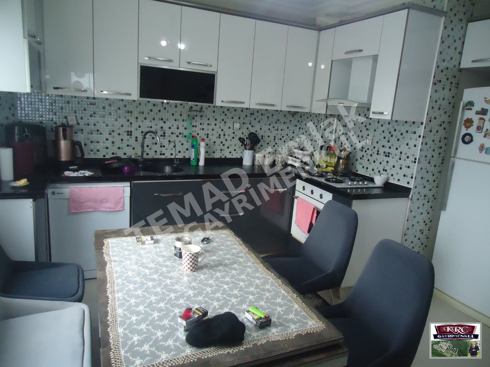 KRC'DEN MERKEZİ KONUMDA KATTA SATILIK GENİŞ 3+1 DAİRE