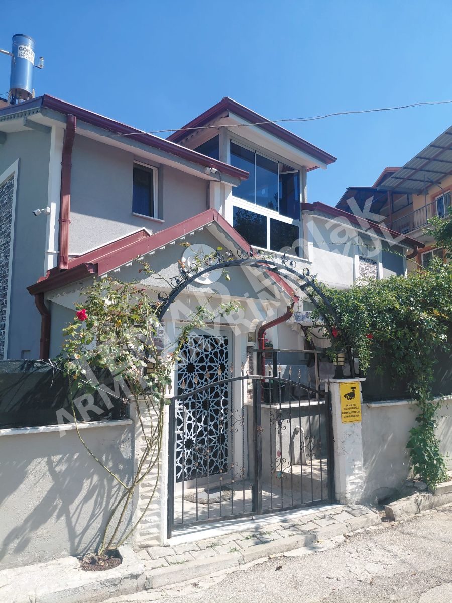 Isparta Merkez Zafer Mahallesi'nde Bahçeli, Özel Tasarımlı 4+2 Dubleks Villa!