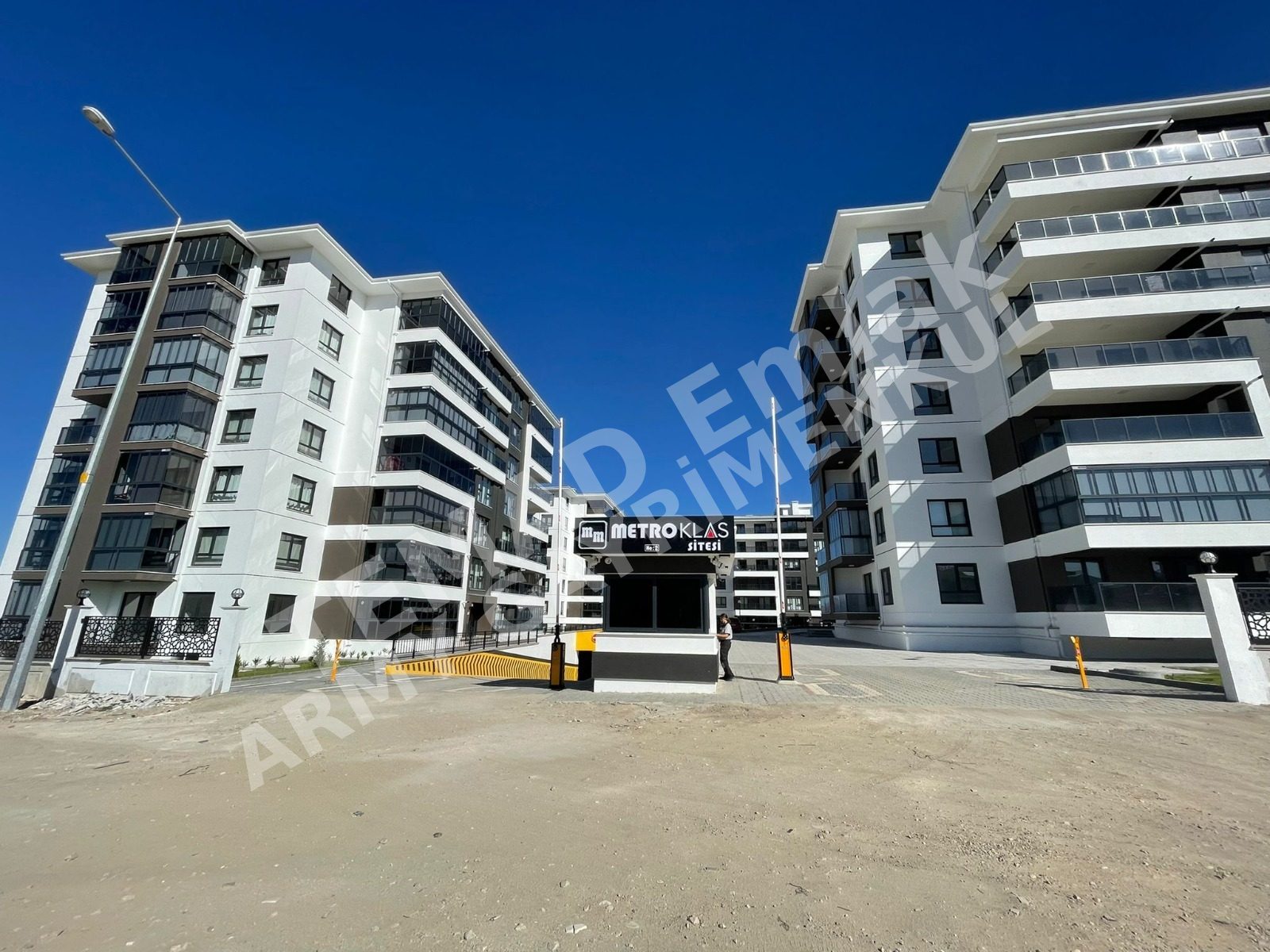 ISPARTA’NIN GÖZDE SİTELERİNDEN METRO KLAS’TA SATILIK DAİRE
